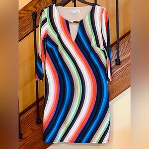 Trina Turk Vivid Wave Strip Dress metal Bar Neckline Detail short SZ. 8 Women’s